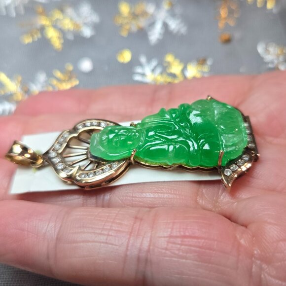 Goddess of Compassion Jade Pendant – 18K Gold & Diamond Accent - Picture 5 of 11